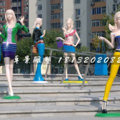 玻璃鋼步行街人物雕塑，動(dòng)漫人物雕塑