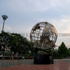 不銹鋼地球雕塑，旋轉(zhuǎn)地球儀雕塑