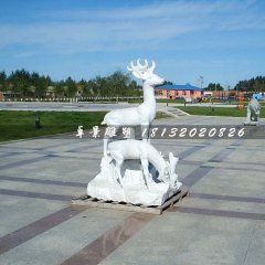 公園小鹿雕塑，廣場石頭鹿