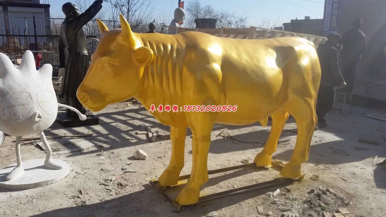 玻璃鋼仿銅牛，玻璃鋼金牛雕塑 