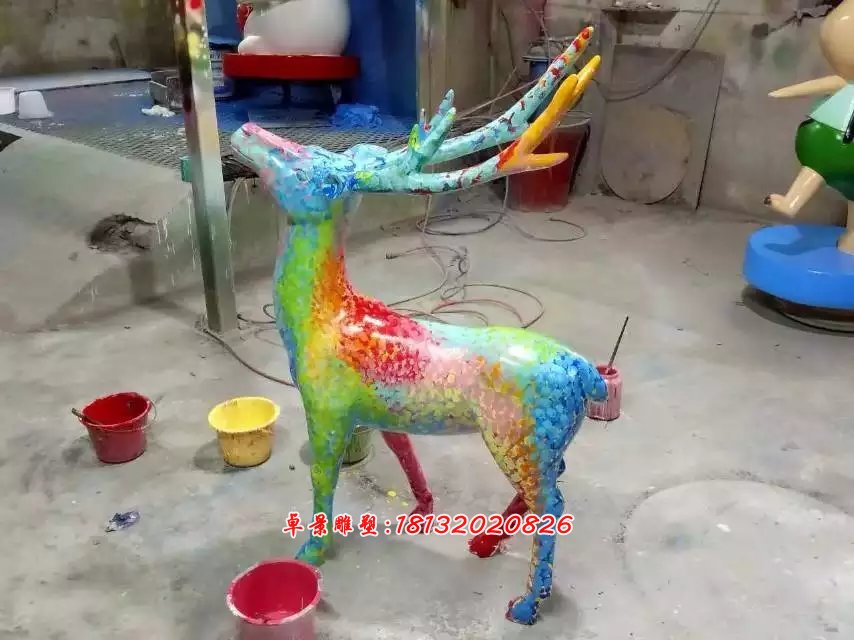 玻璃鋼彩色小鹿雕塑，卡通小鹿雕塑