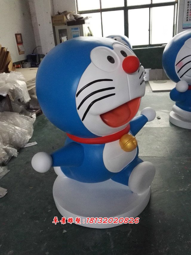 機(jī)器貓彩繪雕塑，玻璃鋼卡通機(jī)器貓現(xiàn)貨雕塑