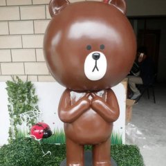 玻璃鋼小熊雕塑，玻璃鋼卡通熊雕塑