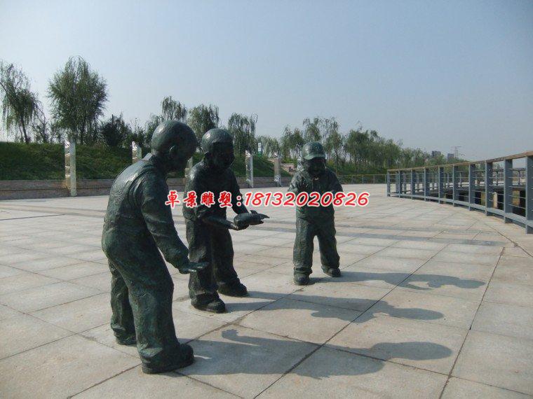 廣場(chǎng)人物雕塑，小孩玩耍銅雕