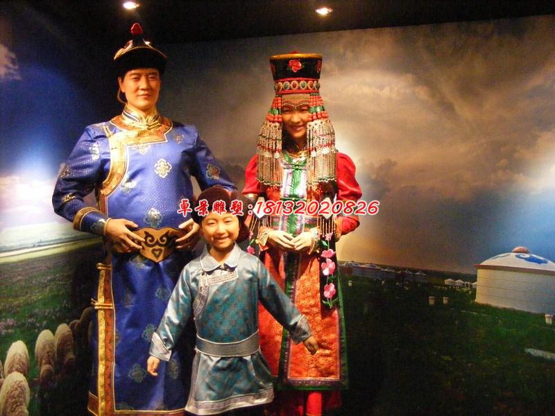玻璃鋼少數(shù)民族人物雕塑，一家三口雕塑