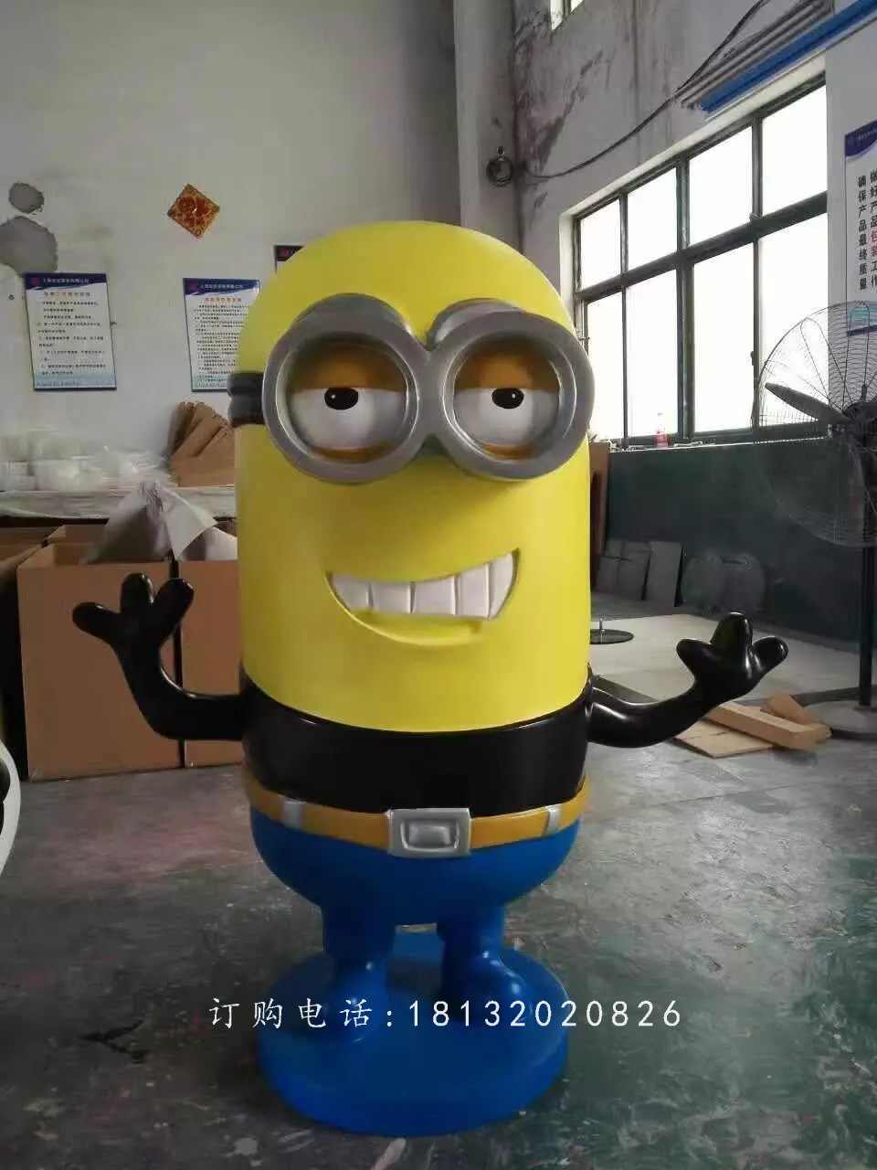 玻璃鋼小黃人，玻璃鋼卡通雕塑