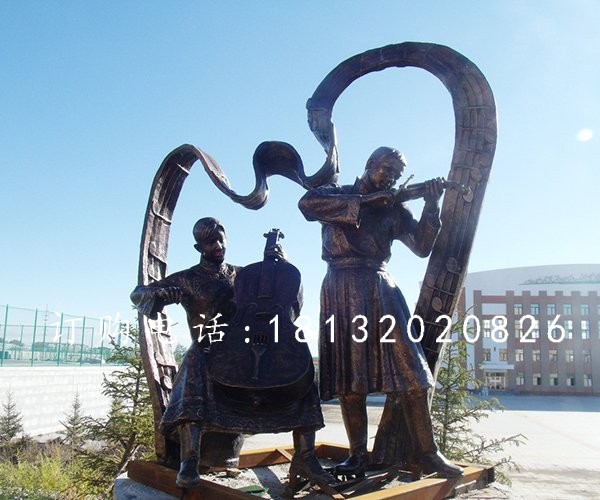 拉提琴銅雕，廣場人物奏樂銅雕