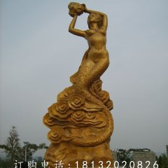 女媧補(bǔ)天石雕，廣場(chǎng)女媧補(bǔ)天石雕