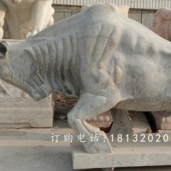 開荒牛石雕，青石牛雕塑