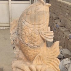噴泉魚，公園石雕魚