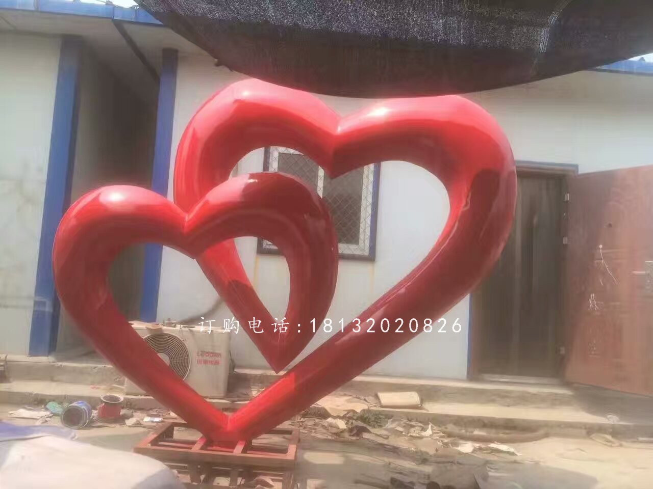 步行街景觀雕塑，玻璃鋼心連心