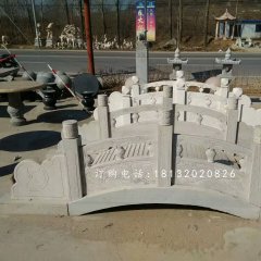 青石小橋雕塑，河邊石雕橋