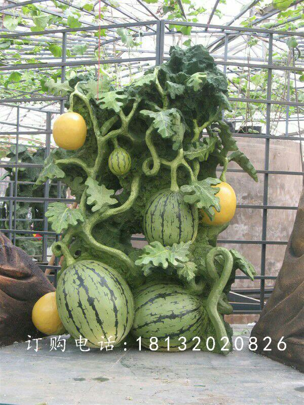 玻璃鋼仿真西瓜雕塑，仿真水果雕塑