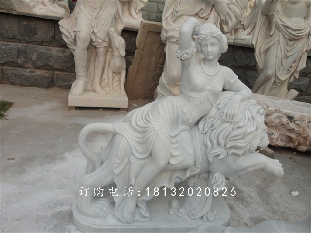 騎獅子的西方美女雕塑，廣場景觀雕塑