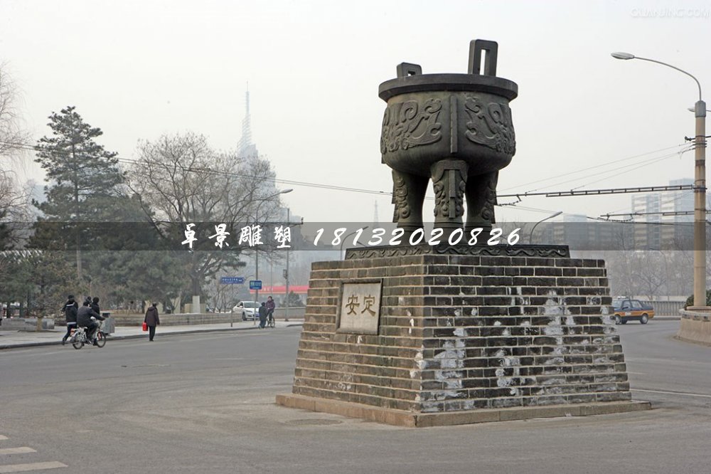 安定銅雕，廣場三足銅鼎雕塑
