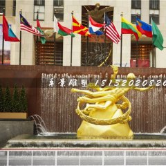 普羅米修斯銅雕，廣場人物銅雕