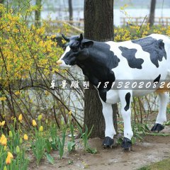 奶牛雕塑，公園玻璃鋼仿真奶牛雕塑