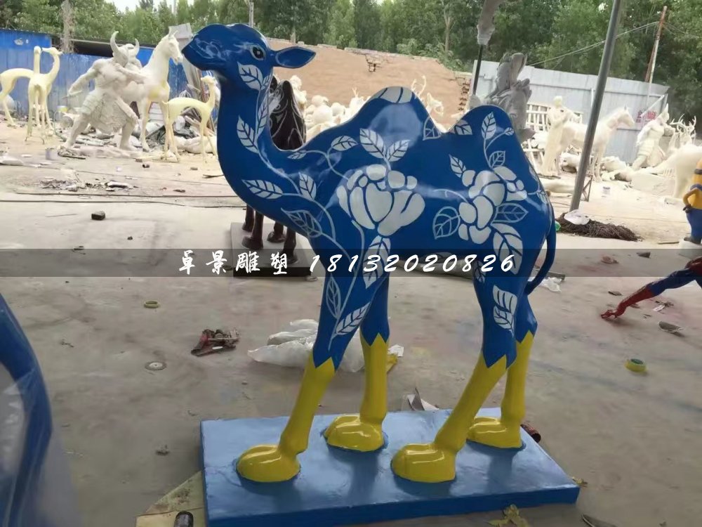 彩繪駱駝雕塑，玻璃鋼動(dòng)物雕塑