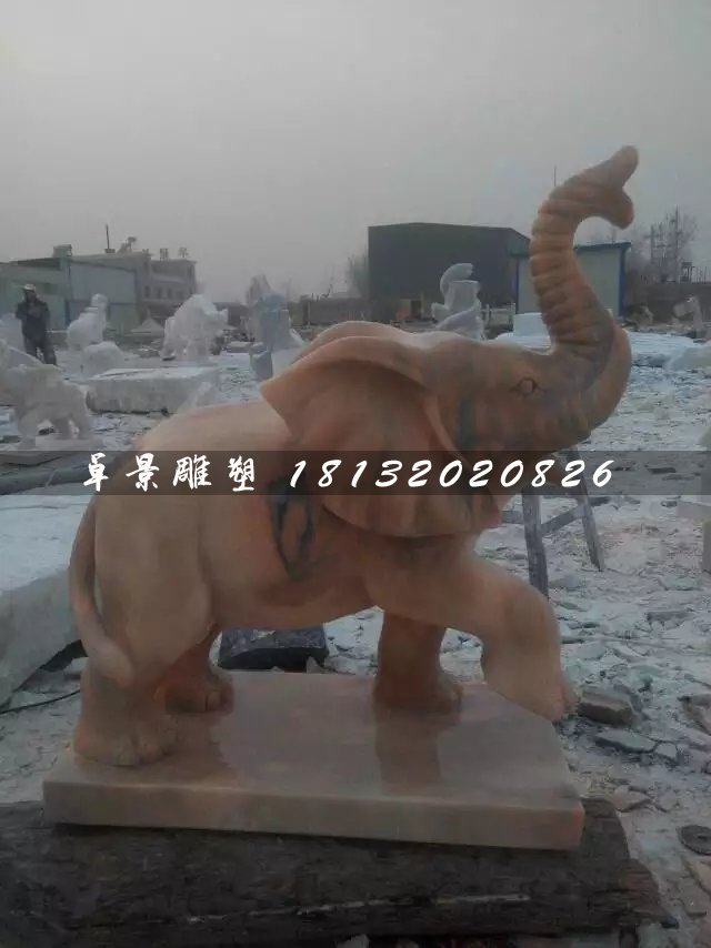 象鼻向上石雕,晚霞紅小象 (1)