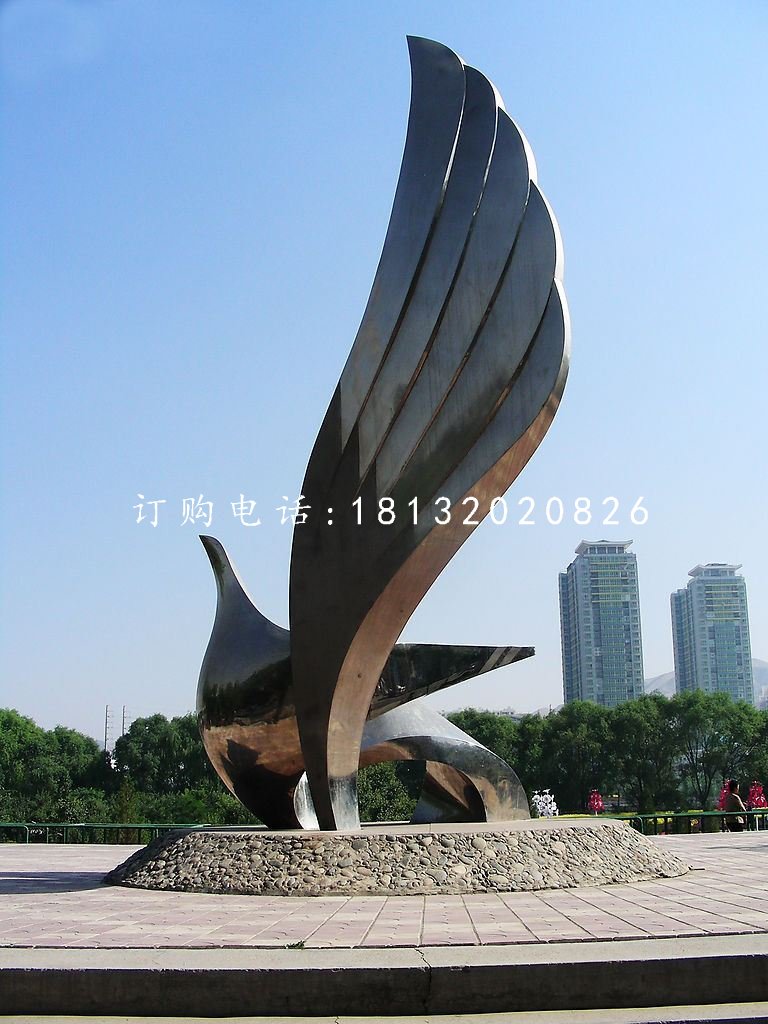 展翅鴿子雕塑，不銹鋼廣場雕塑