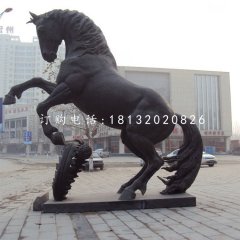 立馬銅雕，廣場銅雕馬
