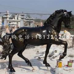 玻璃鋼馬，公園動(dòng)物雕塑