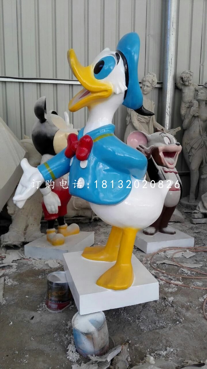 玻璃鋼唐老鴨雕塑，卡通迪士尼雕塑