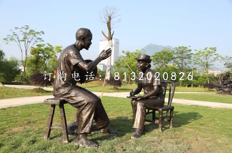 采訪雕塑，公園人物銅雕