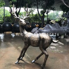 回頭鹿雕塑，玻璃鋼仿銅動(dòng)物雕塑