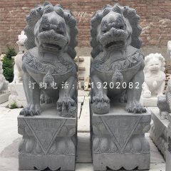 青石踩球獅子，看門獅子石雕