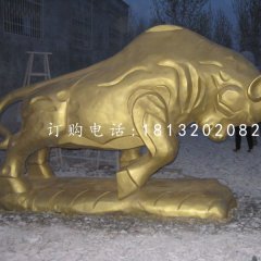 銅雕開(kāi)荒牛，廣場(chǎng)銅牛雕塑