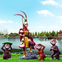 孫悟空和小猴子雕塑，玻璃鋼卡通動物雕塑