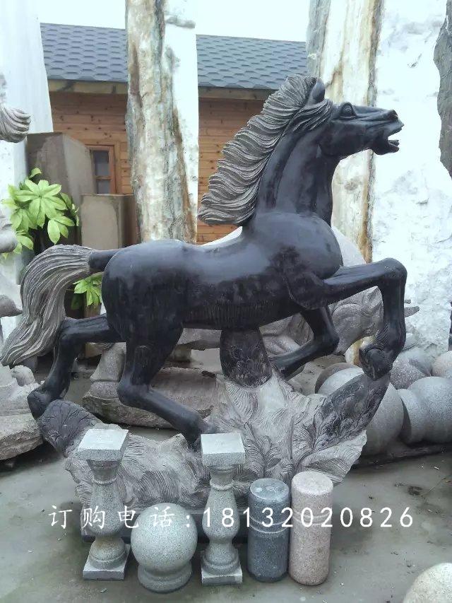 石雕馬，公園奔馬動物石雕.jpg