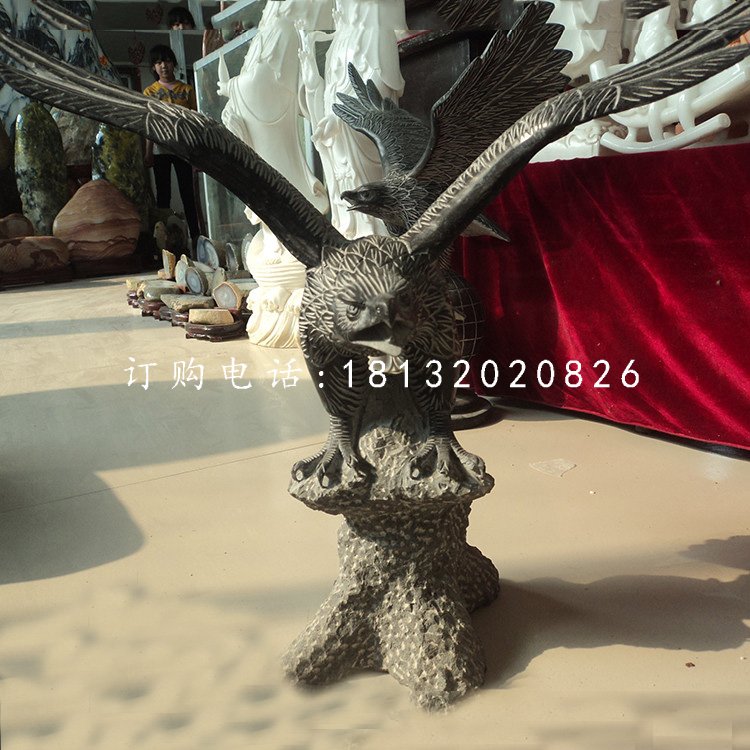 青石老鷹雕塑，雄鷹石雕.jpg
