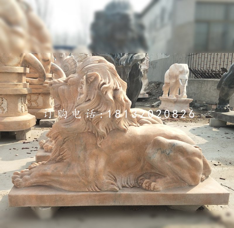 趴著的西洋獅子石雕，晚霞紅獅子.jpg
