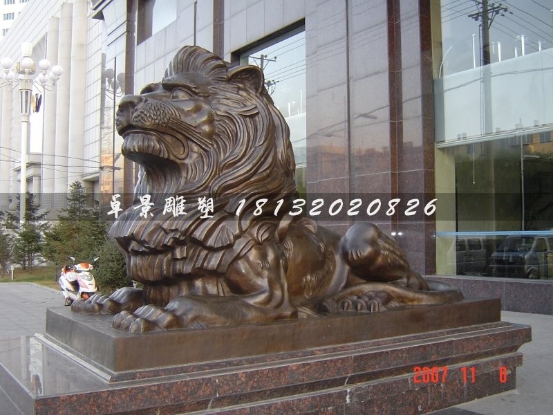 企業(yè)門口獅子雕塑，趴著的獅子銅雕