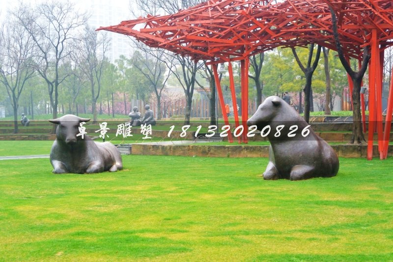 抽象牛銅雕，公園動物銅雕