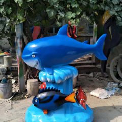 玻璃鋼鯊魚(yú)景觀(guān)雕塑