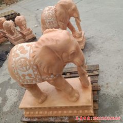 廣場(chǎng)晚霞紅石雕動(dòng)物大象