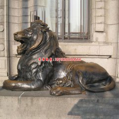 浦發(fā)銀行門(mén)前的銅獅子