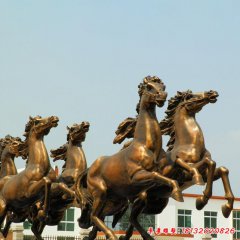 廣場馬雕塑